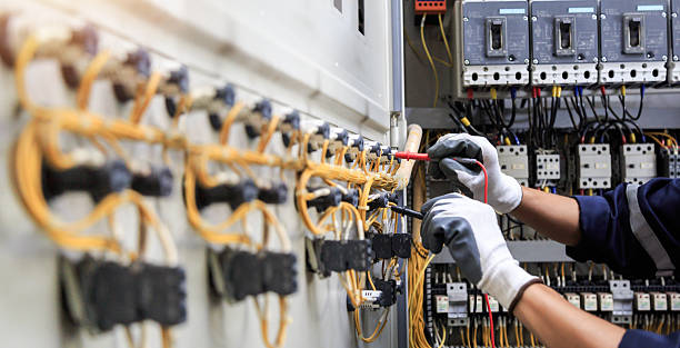 Professional Electrician technician working in Carnesville, GA